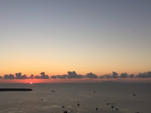 ギリシャハネムーン④〜サントリーニ島、フィラの街、海、ロバに乗る〜