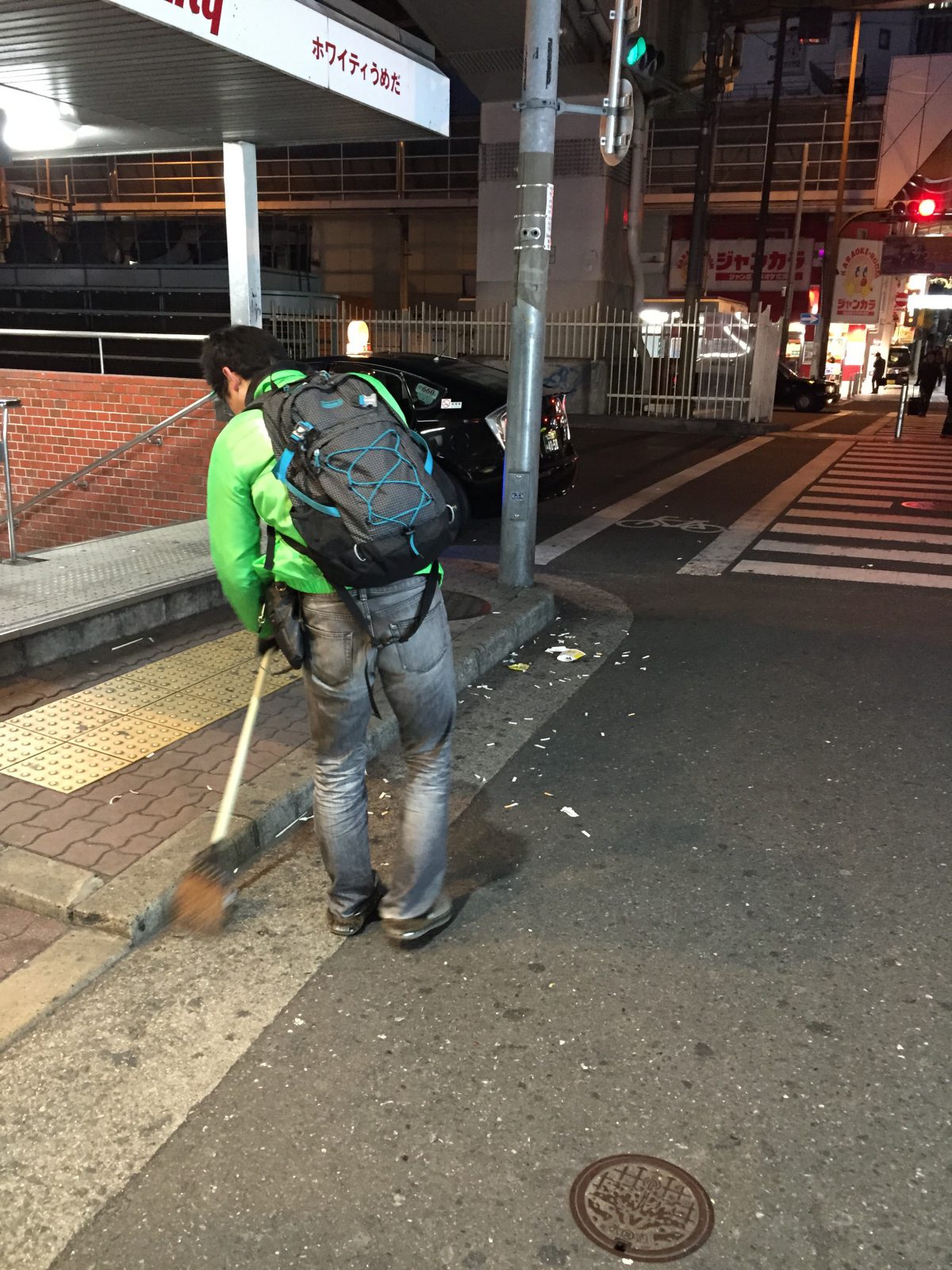 【第56回 】大阪梅田　東通り商店街の清掃ボランティアをしてきました