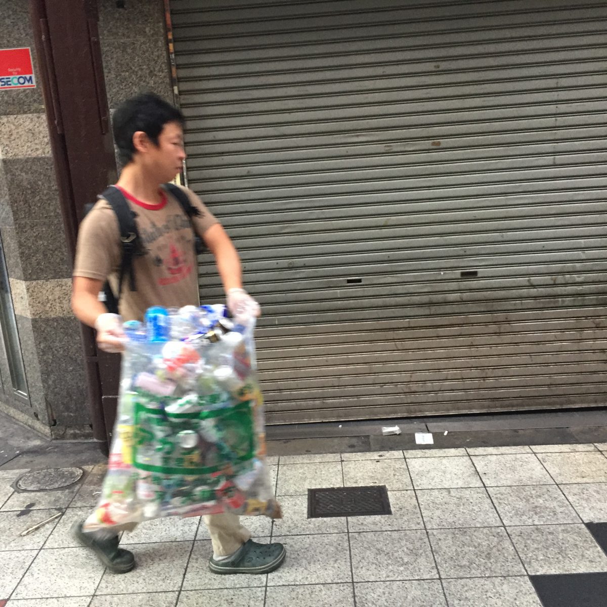 【１４３回】大阪梅田　東通り商店街の清掃ボランティア活動報告