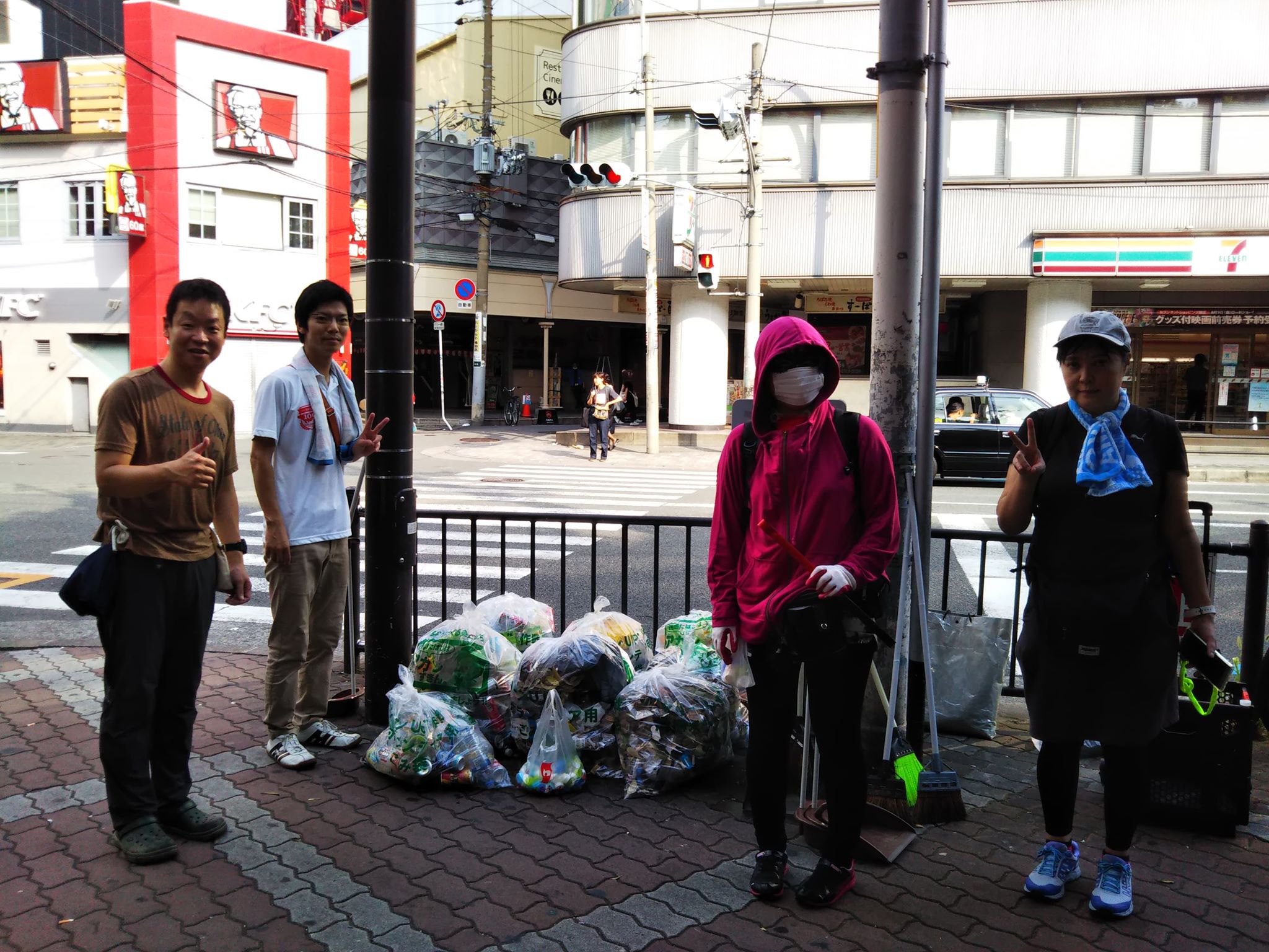 第240回　東通りを楽しく綺麗にする会に参加しました！